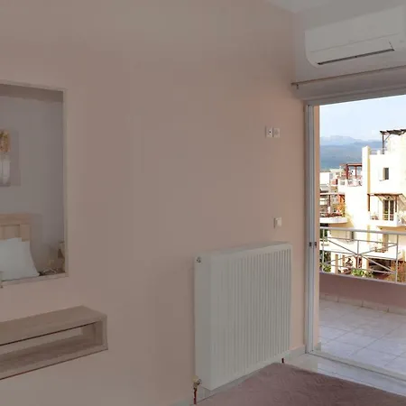 Roula's 3 Apartament